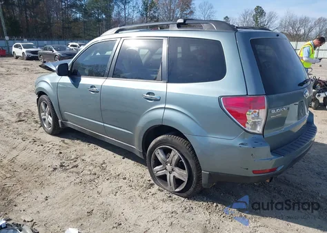 2010 Subaru Forester 2.5X Premium z USA, uszkodzony, nr VIN JF2SH6CC5AH744403